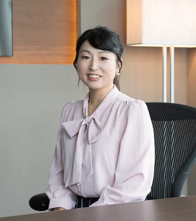 パラリーガル 岡田 麻衣
