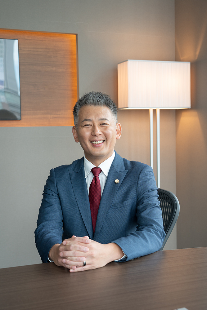 代表弁護士 和氣良浩